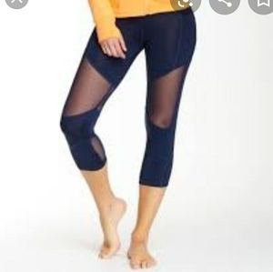 LA Society Capri workout leggings